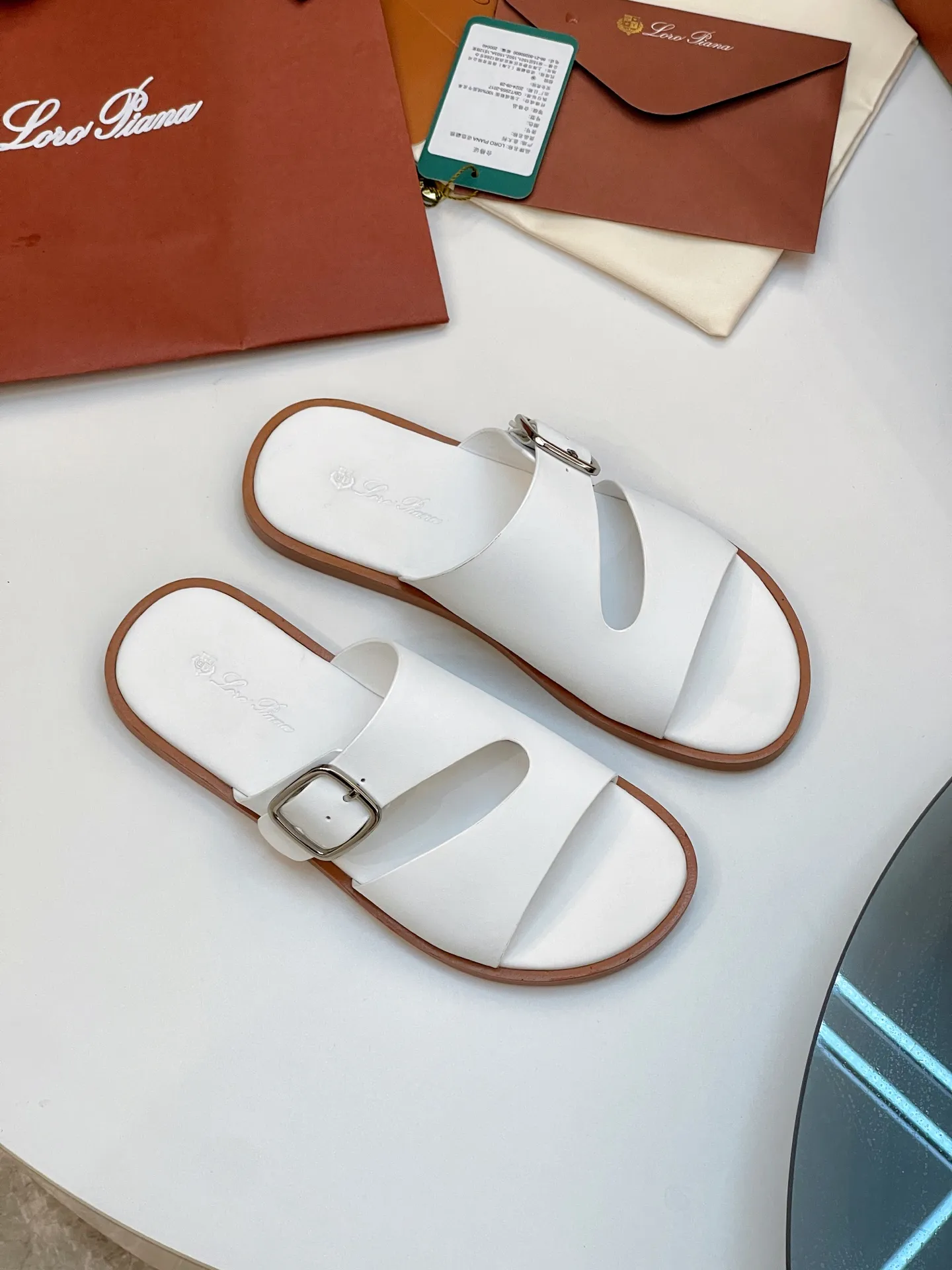 Men's shoes 💰420 Loro Piana, LP's popular spring and summer slippers are synchronized with the new counters, uppers are imported cowhide fabrics from Italy, high-quality splicing technology, soles: original soles specially provided by the original factory, exclusive molded soles are super comfortable, original factory orders, 🔍🔍high quality, you can go in and out of the counter at will, welcome to compare, code number 39-44 (order 38 45 46)